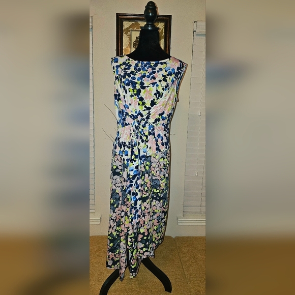 A BCBGMAXAZRIA floral dress size L. - Picture 1 of 3